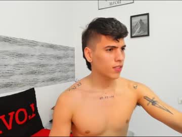 [15-12-23] chris_beckham11 video with toys from Chaturbate