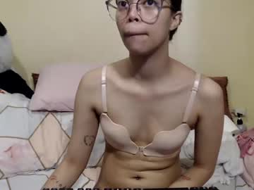 [13-04-23] clarissa_cums2 video from Chaturbate.com