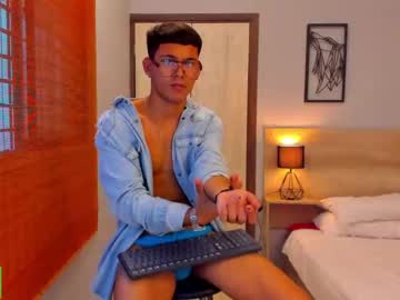 [05-03-22] thomas_collins_ video with dildo from Chaturbate.com