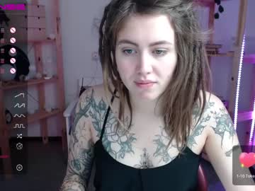 [08-08-22] hold_n_yor_heart blowjob video from Chaturbate