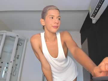 [12-05-22] kevin_stars chaturbate toying