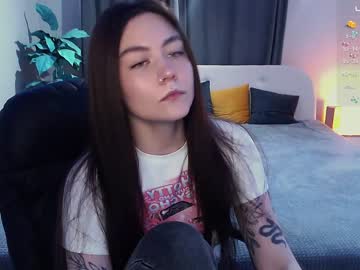 [22-10-23] chloepeace_ public webcam from Chaturbate.com