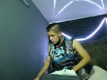 [17-12-22] frey_dominik18 webcam show from Chaturbate