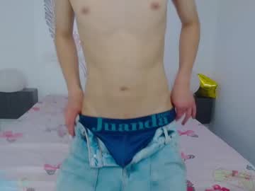 [02-03-22] dialien show with toys from Chaturbate