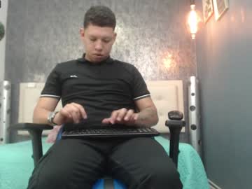 [02-01-24] patrick_thomas7 public show video from Chaturbate