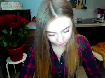 [17-02-22] julia_miracless video with toys