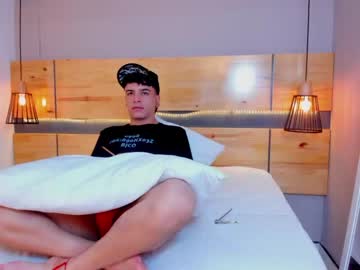 [26-12-22] kevinblue_ chaturbate public webcam video