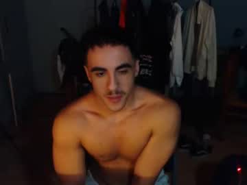 [08-04-24] derekhuge record private show from Chaturbate