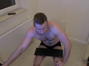 [02-03-23] johnyreeed public show from Chaturbate