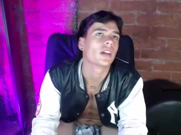 [28-03-24] benito_roomero public show from Chaturbate