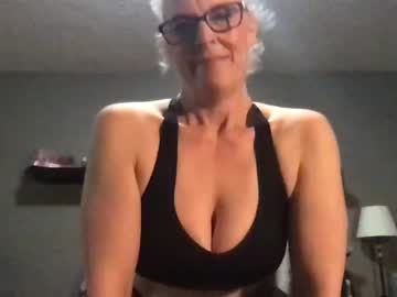 [08-03-23] tiffanylynne public show video from Chaturbate