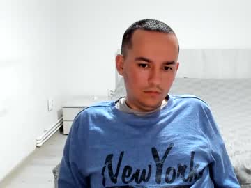[02-03-24] hungwildromanianboy public show video from Chaturbate