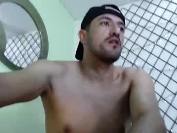 [26-07-23] soyrocco91 record video with toys