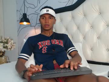 [21-06-22] iker_falcon show with toys from Chaturbate