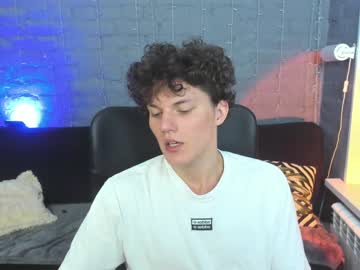 [05-08-22] kai_curly public show video from Chaturbate.com