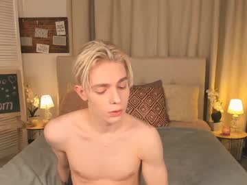 [25-11-22] adam_horny69 record public show