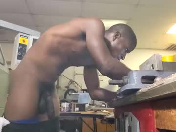 [10-08-23] mightymandingo public show from Chaturbate