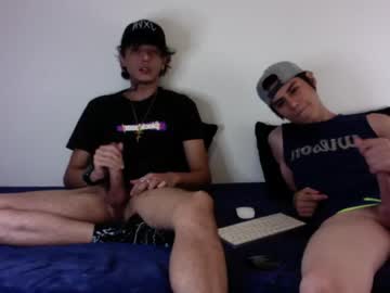 [29-04-23] twinksguys360 video with toys