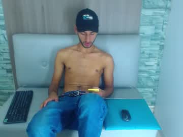 [20-01-22] logan_19_ record video with toys from Chaturbate.com