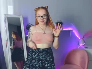 [13-08-22] thisishollie record public show video from Chaturbate