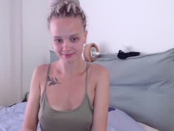 [02-08-23] little_miss_caitlin record public show from Chaturbate.com