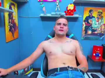 [03-07-22] aron_robles_ record public webcam from Chaturbate