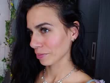 [03-11-23] maia_bowenn1 public webcam from Chaturbate