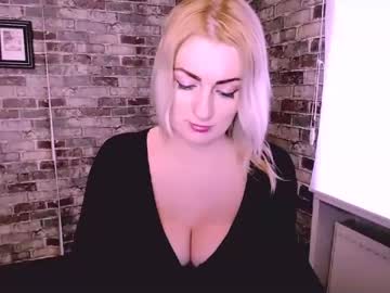 [14-03-22] izzabel_ public show from Chaturbate