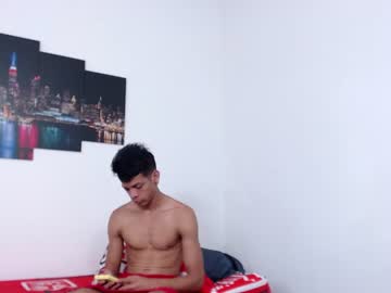 [02-02-22] max_latin18 record public show from Chaturbate.com