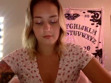 [27-08-22] thicc_tattooed_bitch record cam video from Chaturbate