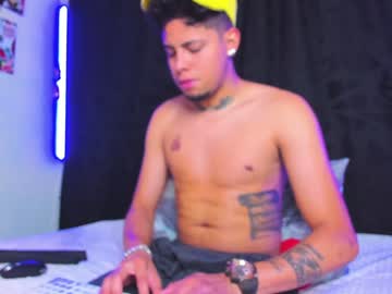 [22-04-23] tommy_s13 public show from Chaturbate.com