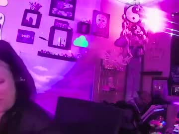 [22-08-22] cristalcloudz video from Chaturbate.com