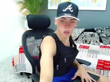[06-11-22] hot_gangster public webcam from Chaturbate