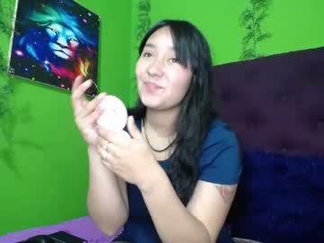 [04-05-23] anny_anggel record video with toys