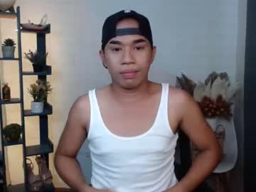 [05-11-22] hugecockjames19 chaturbate cam video