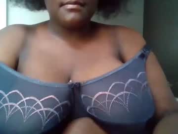 [18-08-22] cocothunder19 record public show from Chaturbate