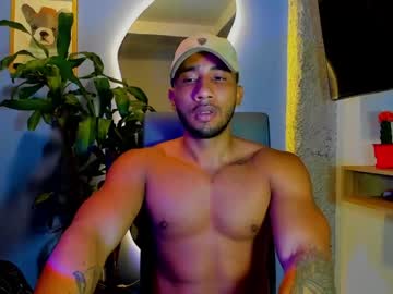 [23-11-23] chris_musclebigcock public webcam from Chaturbate.com