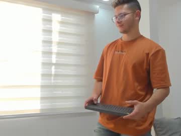 [25-08-22] cristopher_bake record public show from Chaturbate