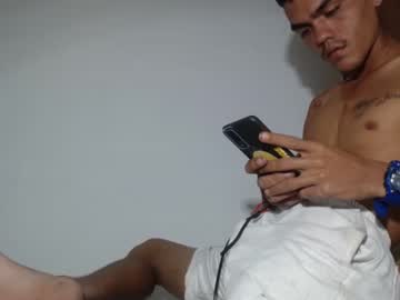 [11-05-22] bigeliecock show with cum from Chaturbate