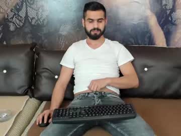 [06-01-22] alrenzo_brown record webcam show from Chaturbate