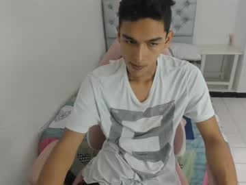 [27-03-22] kevin_big_6 private show video from Chaturbate