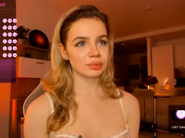 [13-10-23] halie_lips record private show