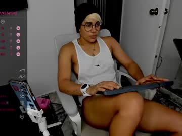 [13-10-23] zhoestrong premium show video from Chaturbate.com