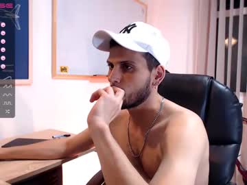 [28-04-22] stev_e111 chaturbate dildo