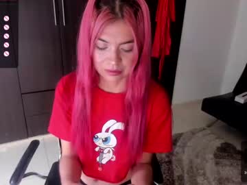 [19-01-23] julietacolins video with toys