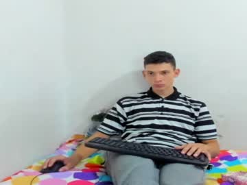 [16-08-22] isaac_leroux record video with dildo from Chaturbate