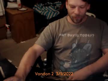 [01-03-23] vandon2 public show video from Chaturbate
