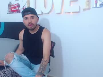 [05-01-24] andy_cortes25 public webcam from Chaturbate