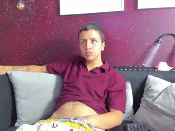 [24-07-23] maikoll_19 private show from Chaturbate