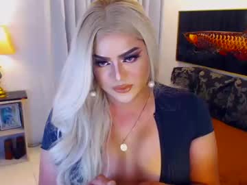 [02-01-22] queenoftheuniversex public show from Chaturbate